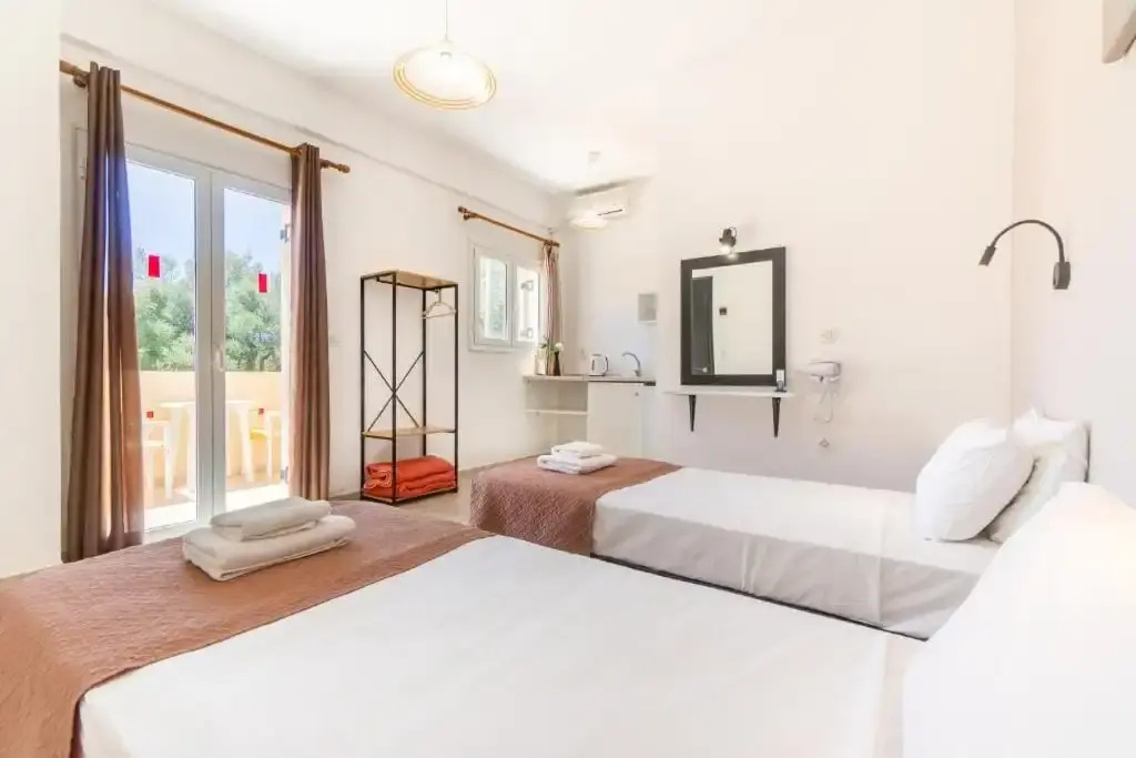 Annexe Building Double room with balcony and with garden view (twin beds)