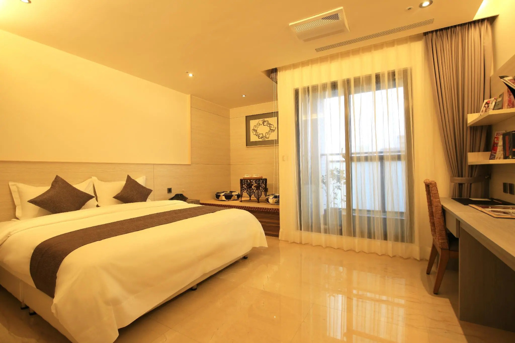 Luxury Double room (full double bed)