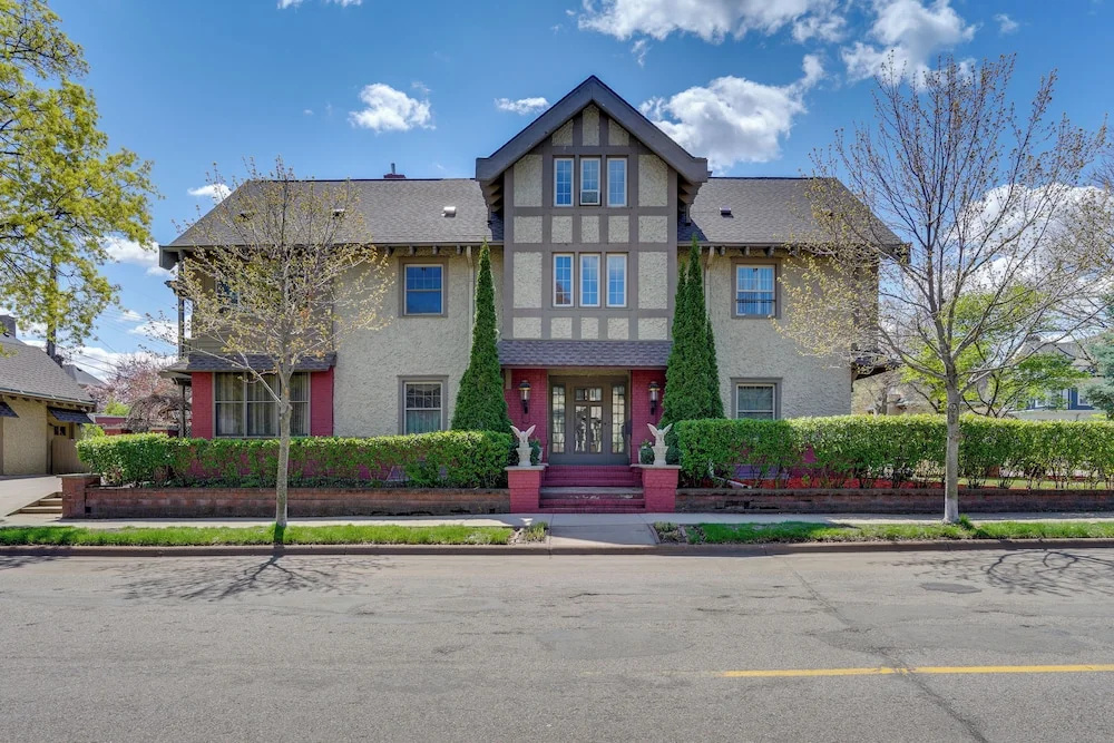 Grand Multi-unit Estate: 2 Mi to Dtwn Minneapolis!