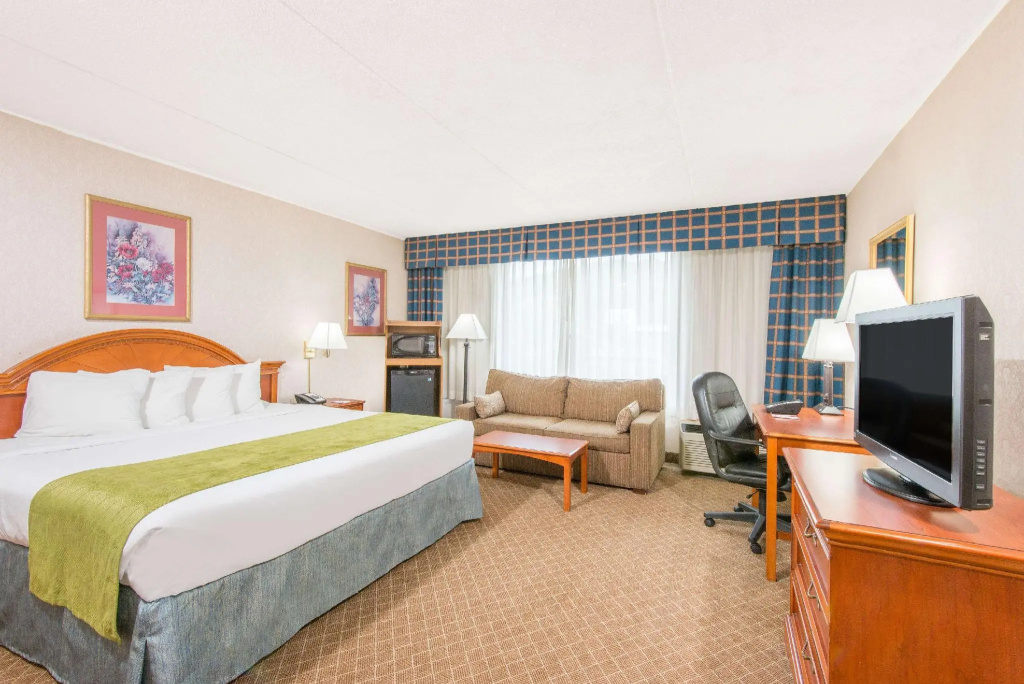 Ramada by Wyndham Cumberland Downtown - Chambres