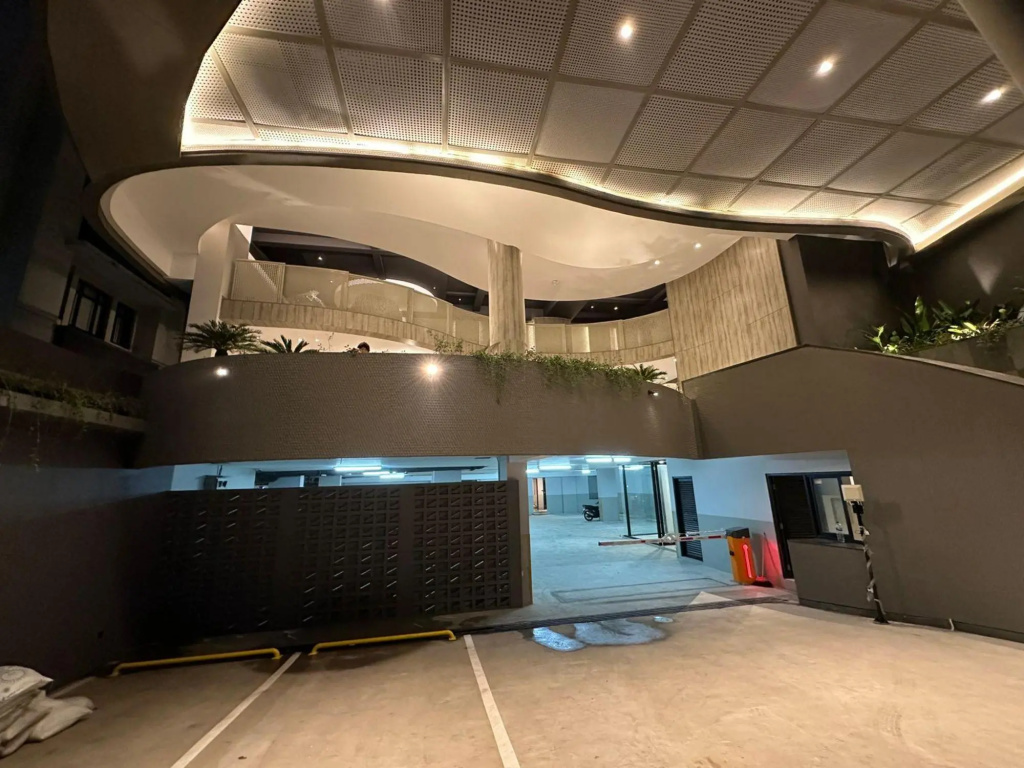Lobby & Reception