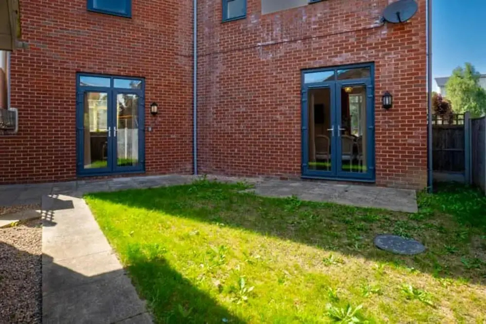 14 Guests-6 Bedroom House, Free Parking