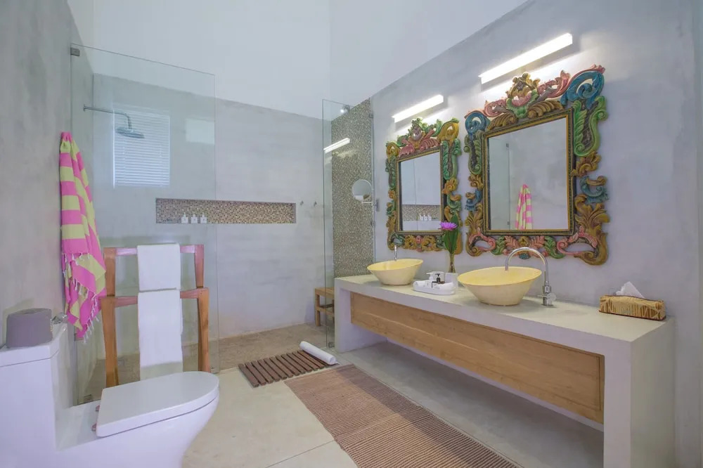 Sri Sharavi Beach Villas & Spa