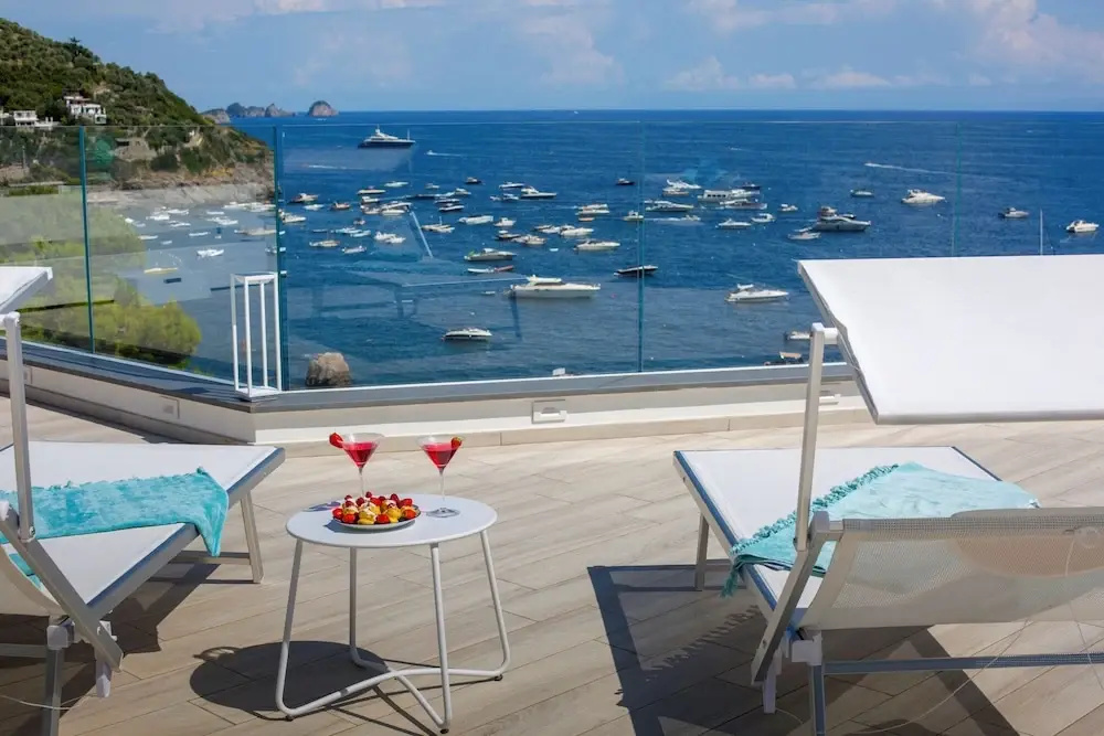 Villa By The Beach With Sea-View And Luxury Amenities