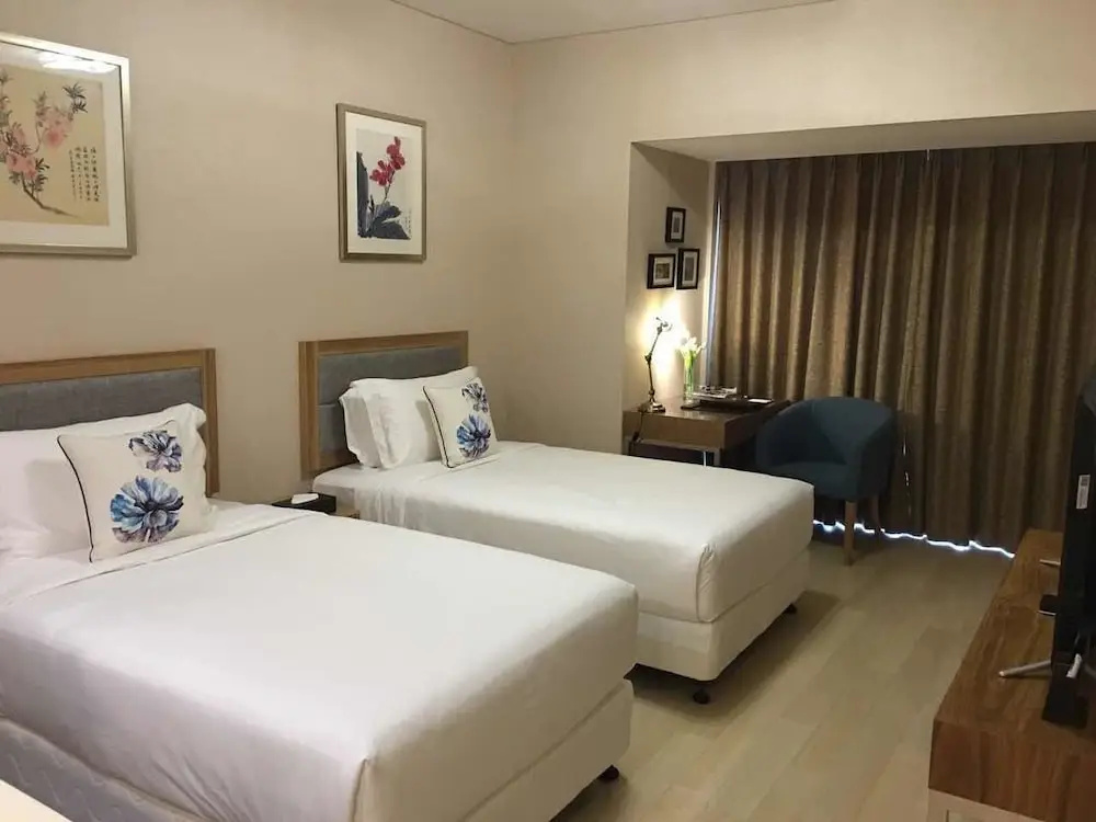 Deluxe Sextuple Family Suite