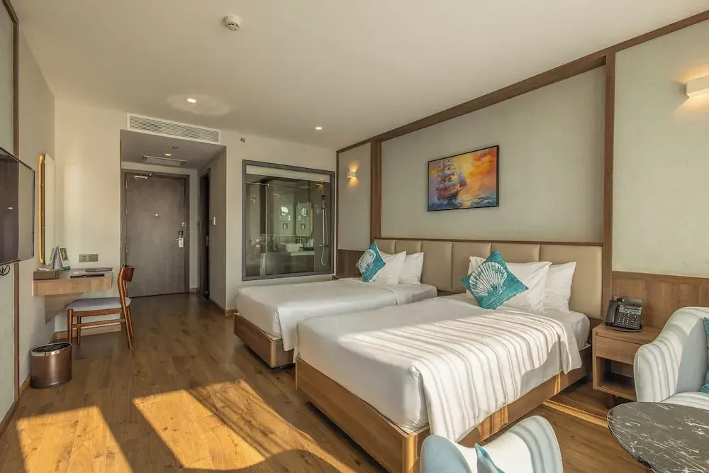 Deluxe Double room with partial view (twin beds)