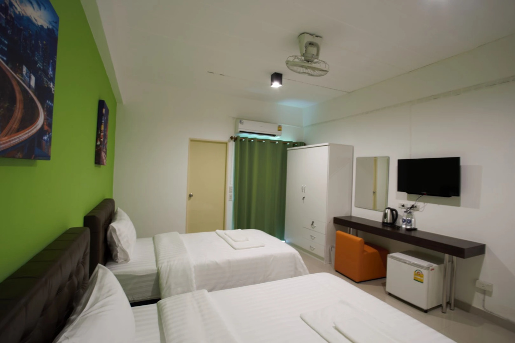 Deluxe Double room twin beds