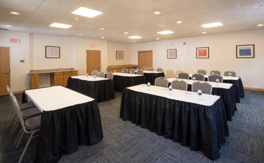 Holiday Inn Express Hotel & Suites Detroit - Utica by IHG - фото 20