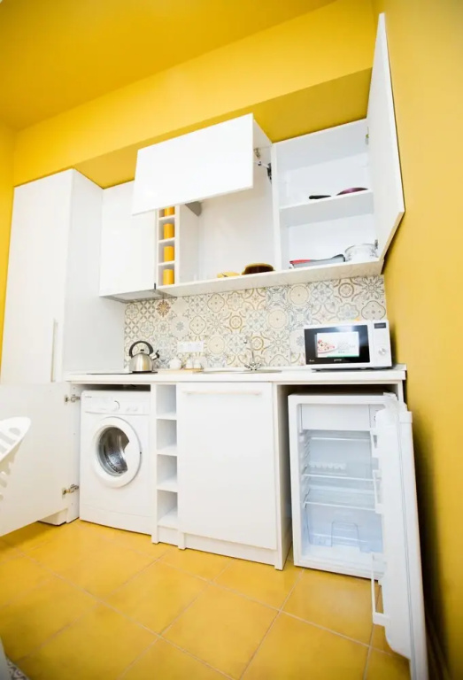 1 Bedroom Apartment with courtyard view