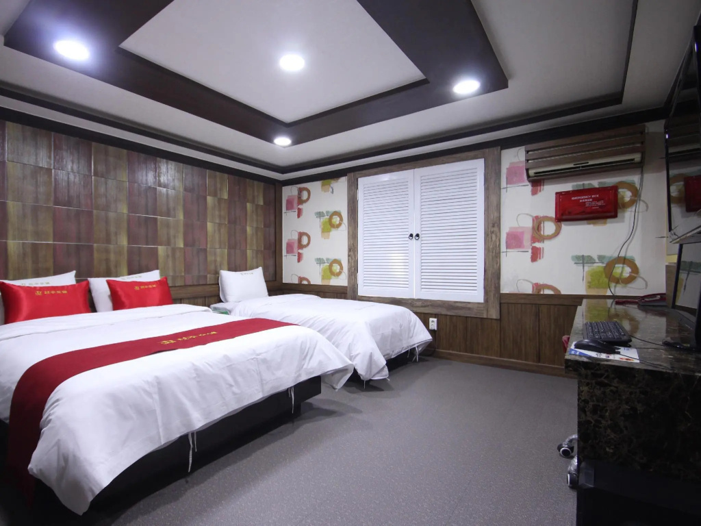 Standard Double room (twin beds)
