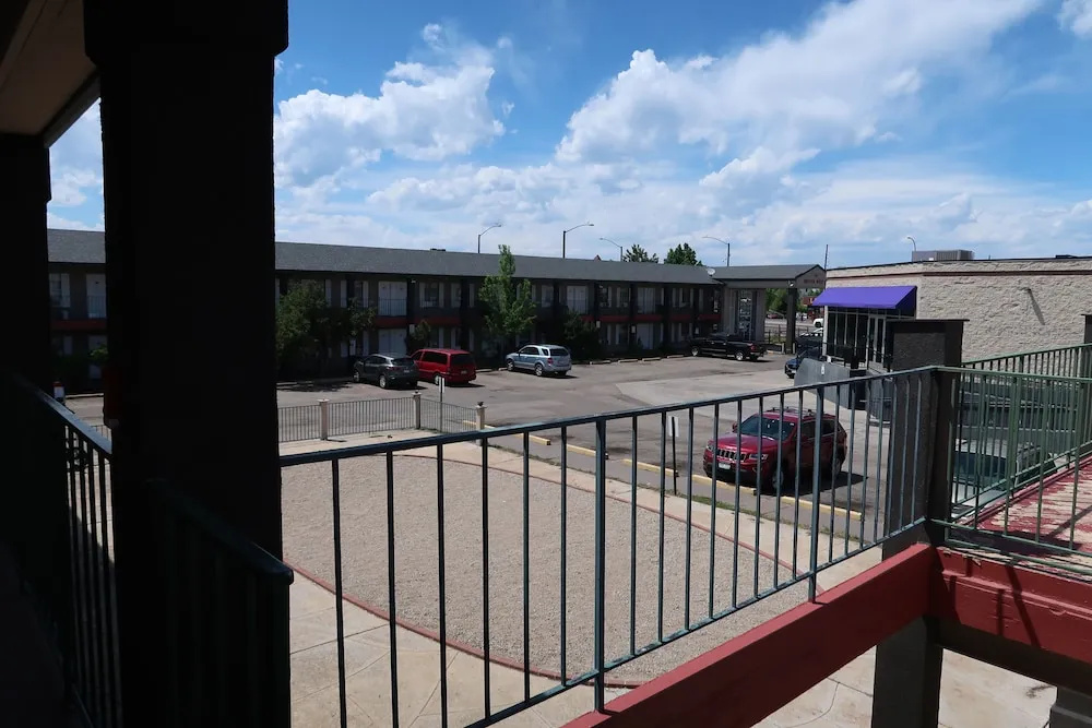 Denver West Inn