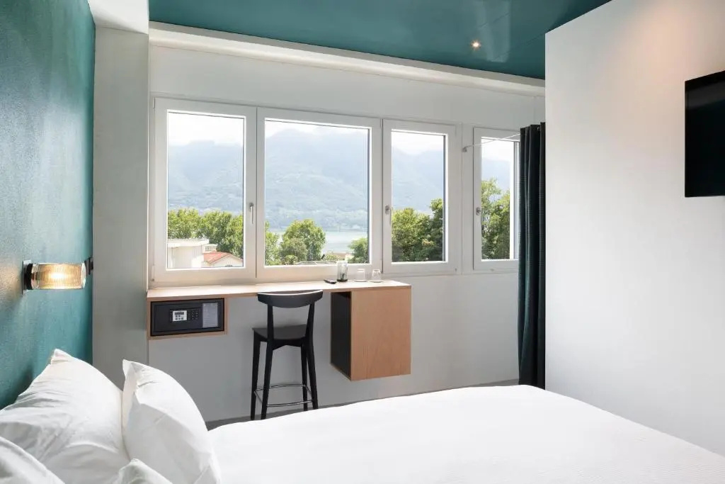 Standard Single room with lake view