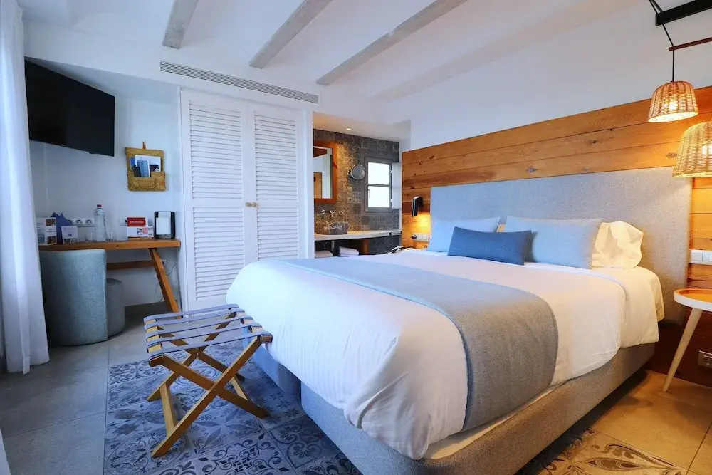 Superior Double room with sea view (full double bed)