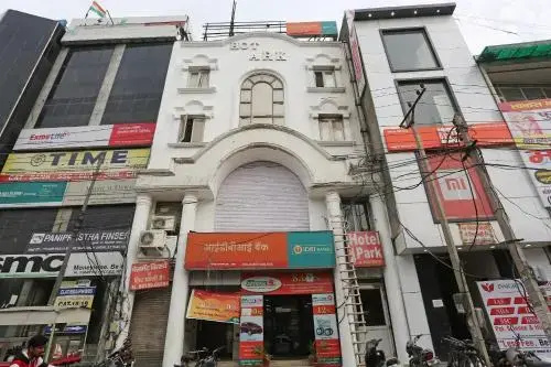 OYO 27955 Hotel Park