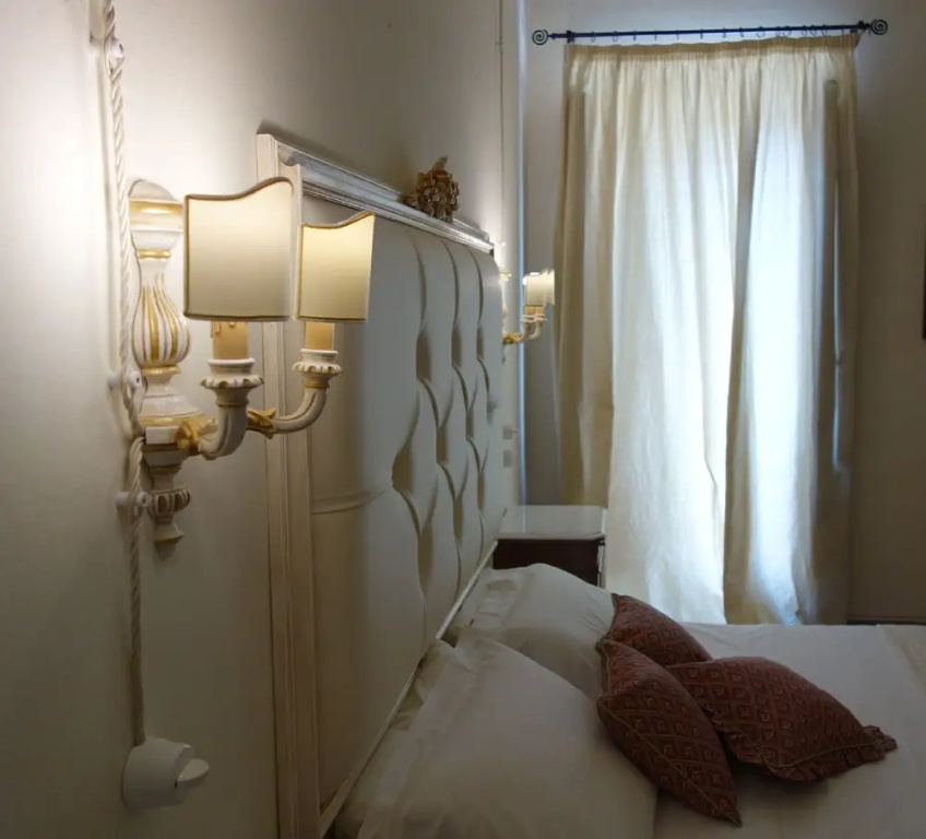 Executive Double Suite with balcony (full double bed)