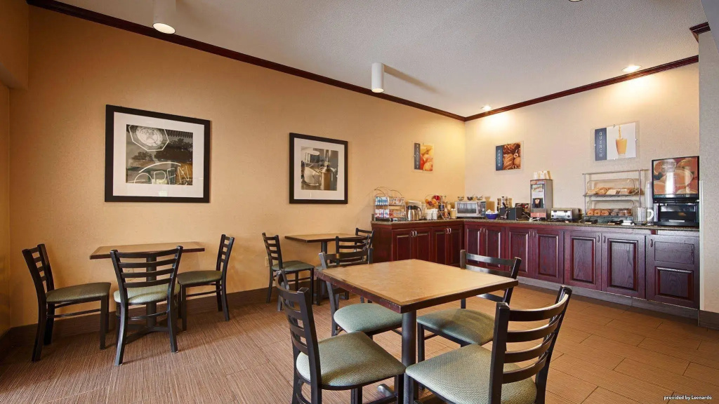 Best Western Plus Executive Inn - фото 26