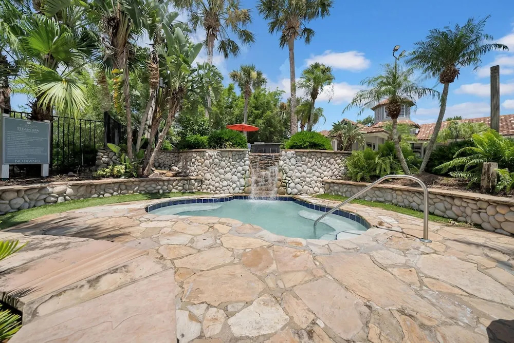 Vibrant 2BR 2BA w King Bed Pool Gym 11
