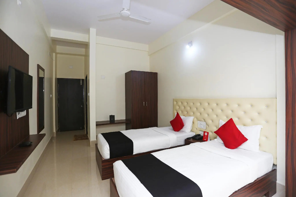 Deluxe Double room (full double bed)