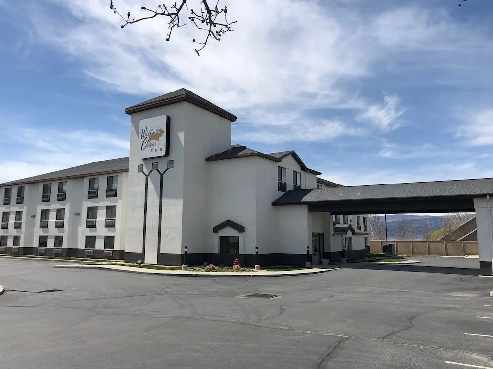 Willow Creek Inn