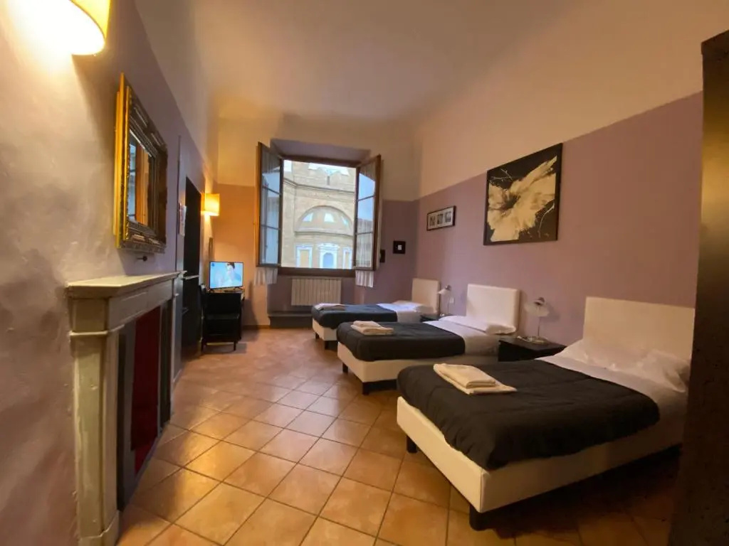 Standard Triple room with view