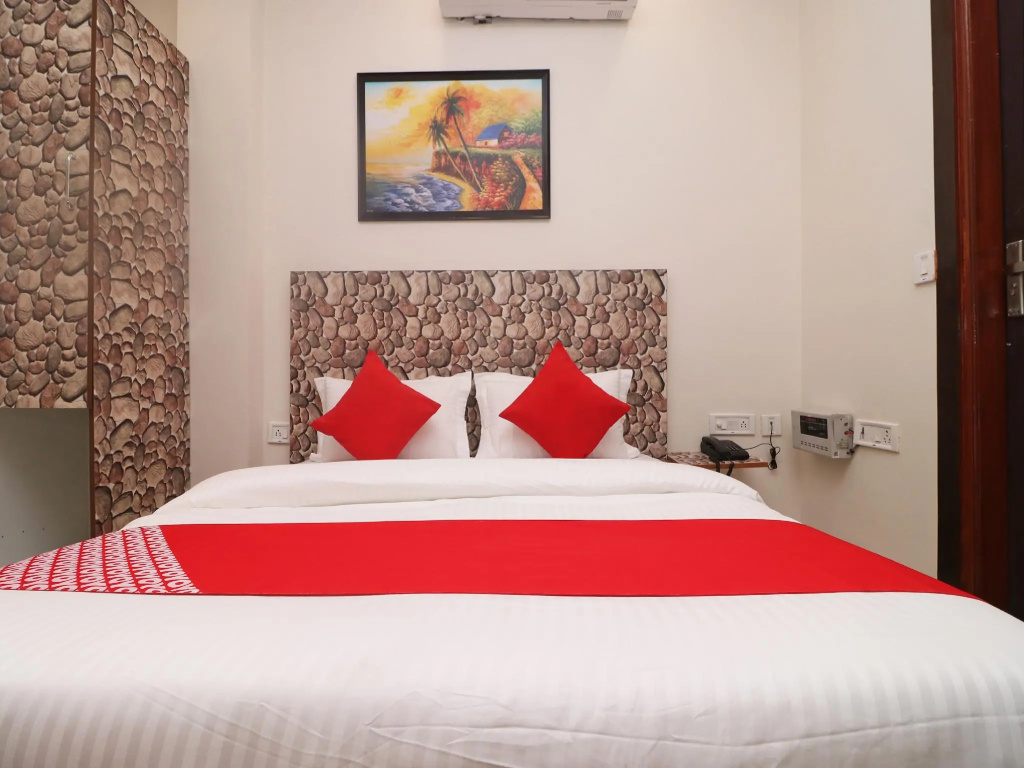 OYO 45940 Grand Imperial
