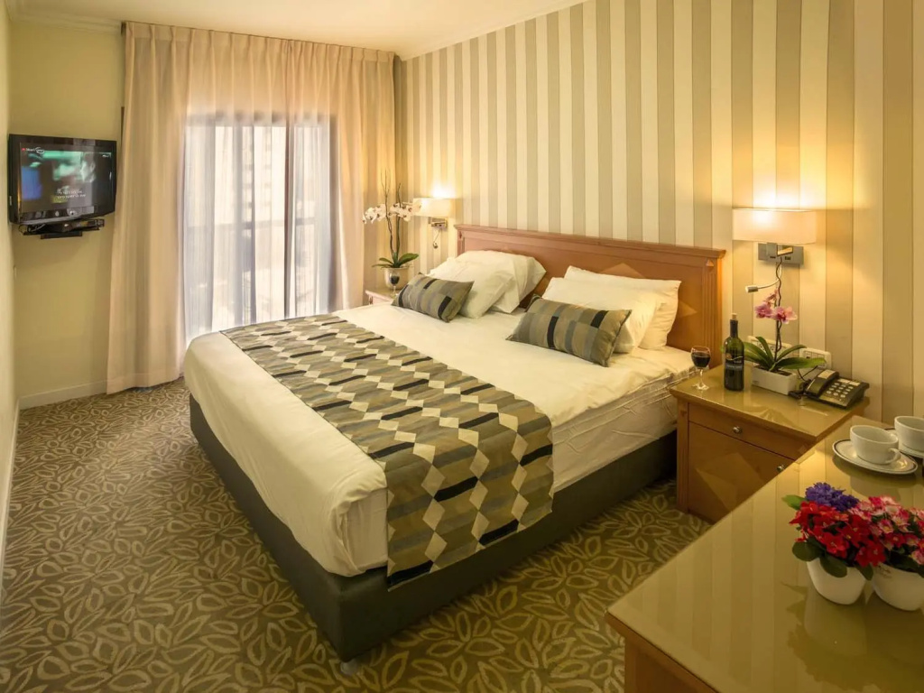 Standard Double room (full double bed)