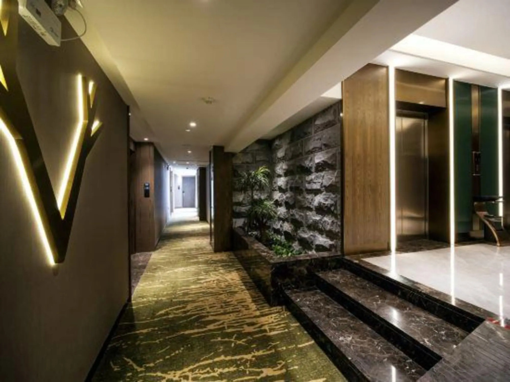 Lobby & Reception