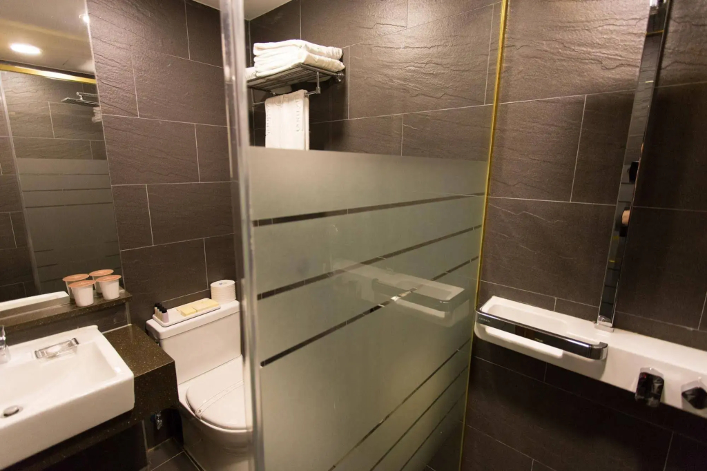 The Central Plaza Hotel - фото 34