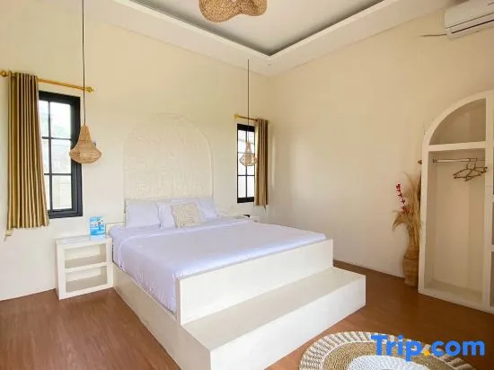 2 Bedrooms Villa