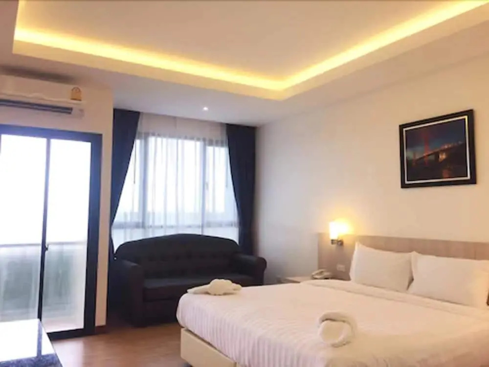 Deluxe Double room with balcony (full double bed)
