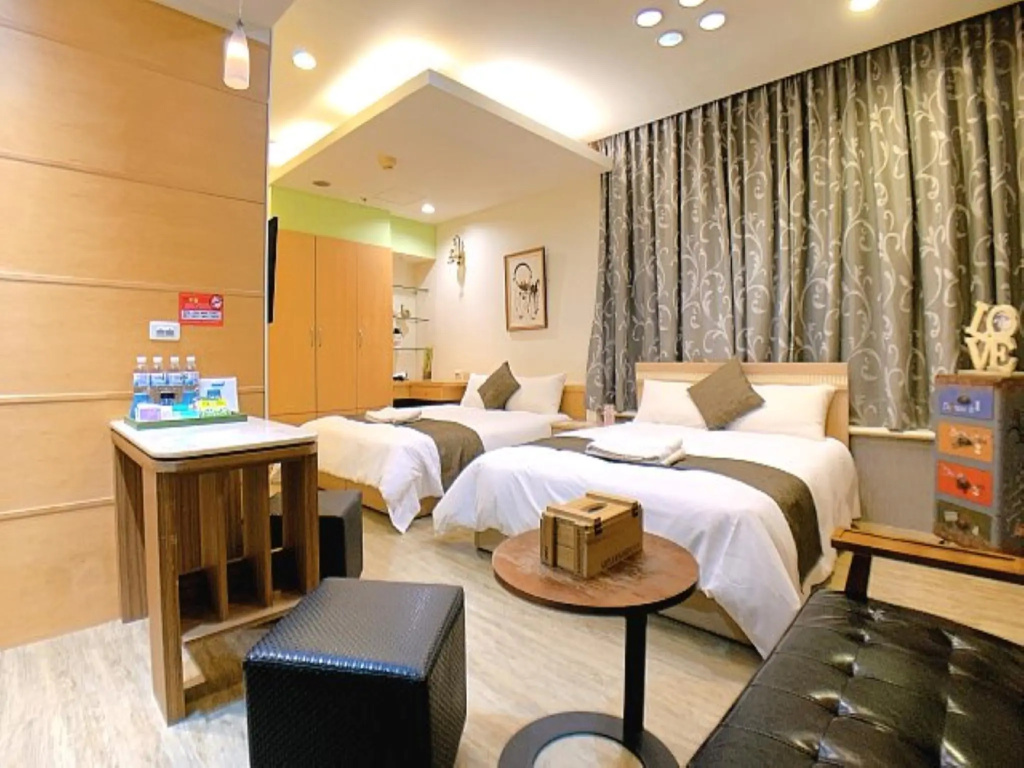 Economy Quadruple room