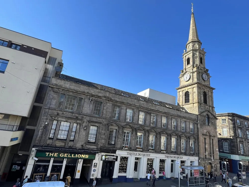 Central 1-bed Apartment in Inverness, Sleeps 4