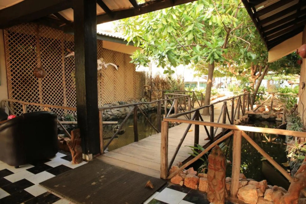 Aqua Hotel Fernando's Bar