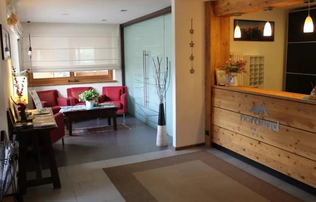 Lobby & Reception