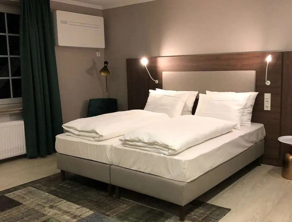 Standard Double room (full double bed)