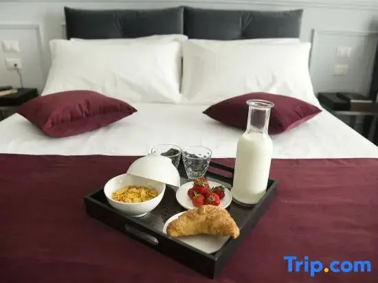 Deluxe Triple Suite with balcony
