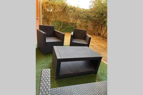 Joli T2, Jacuzzi, Lit Rond, Jardin, Parking Prive, Metro