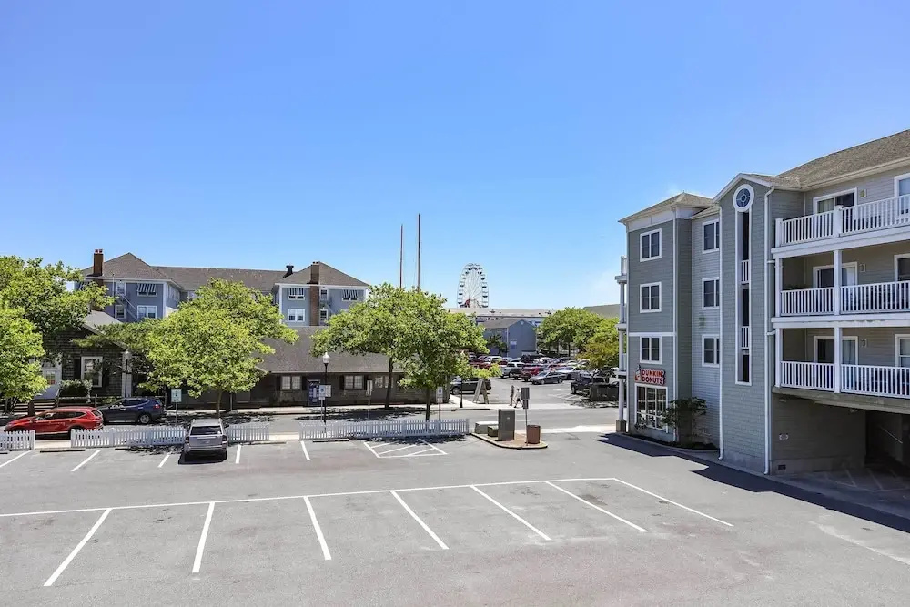 Walk to Shore! Family Condo w/ Pool in Ocean City