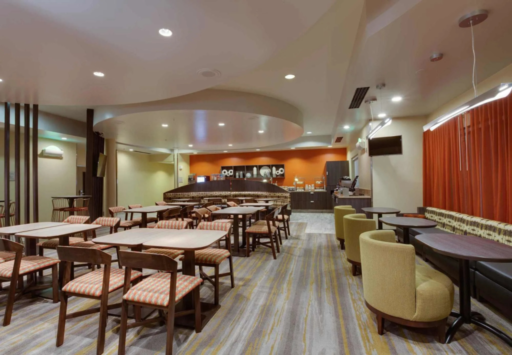 Food & Beverage