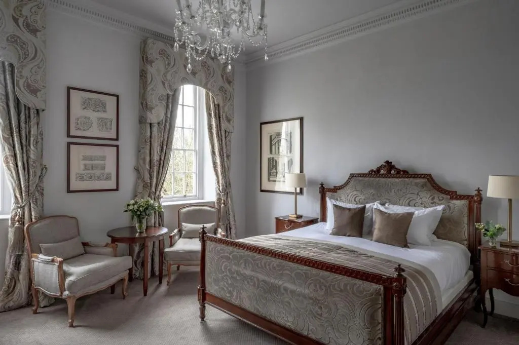 Deluxe Double room (full double bed)