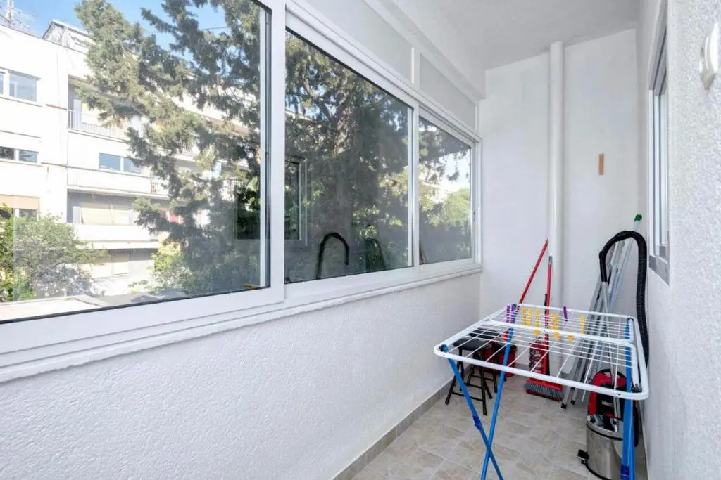 Apartment with balcony