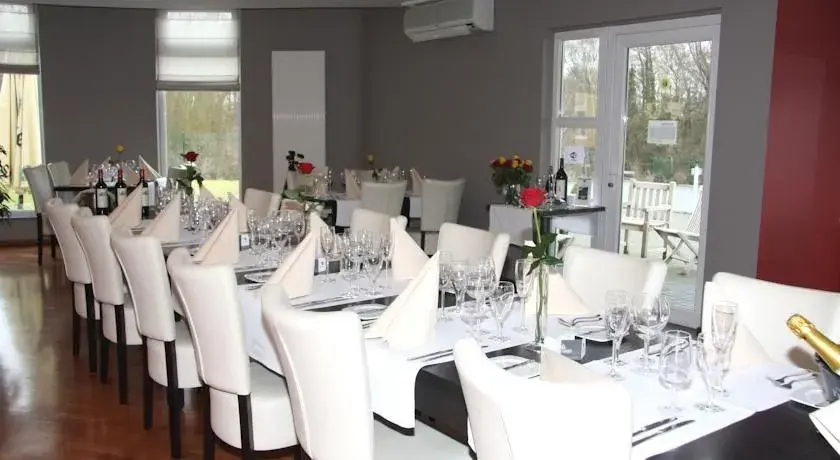 Aero44 Hotel Charleroi Airport - фото 11