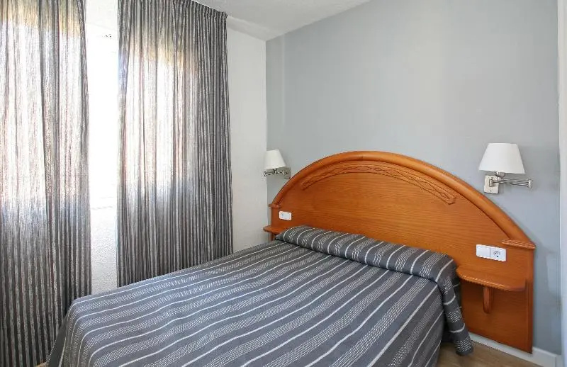 Apartamentos Turísticos Jardines del Plaza - Chambres
