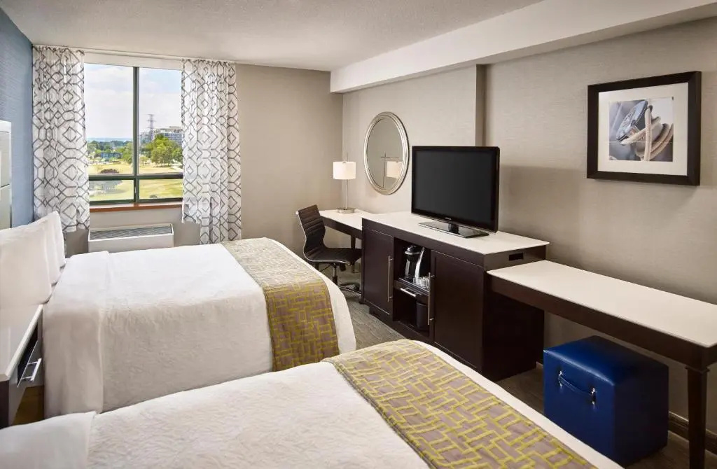 Standard Quadruple room with park view