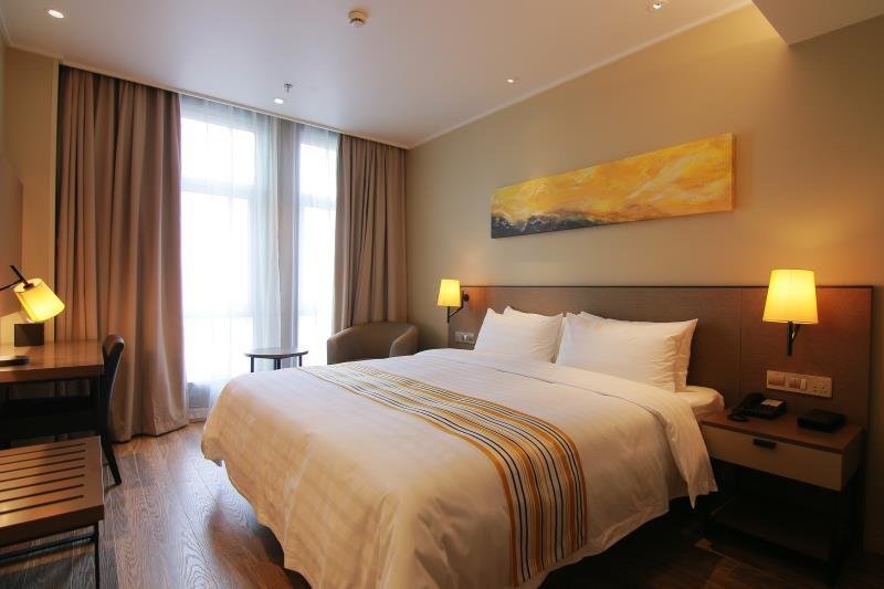 Homeinn Plus Hotel (Shanghai Wuning Road Subway Station Anyuan Road)