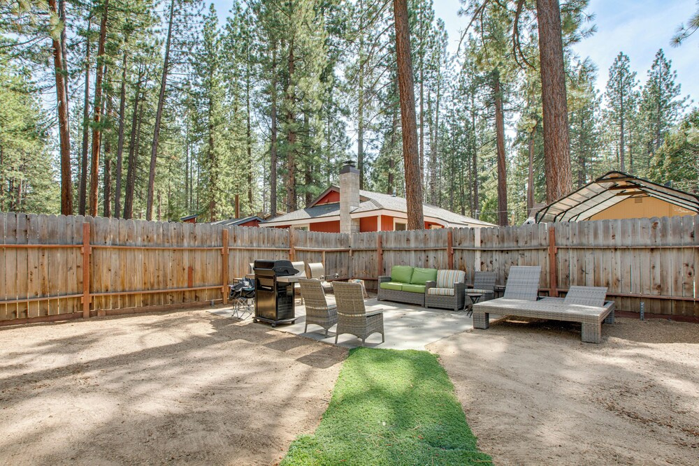 Pet Friendly w/ Yard! Fully Updated Tahoe Home