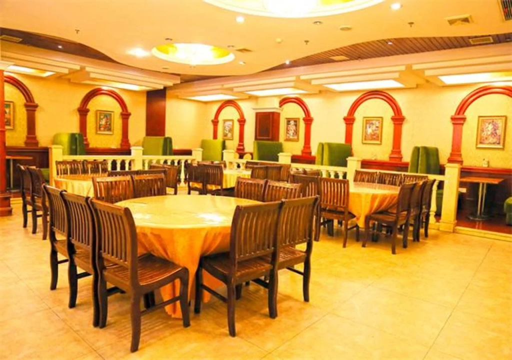 Food & Beverage