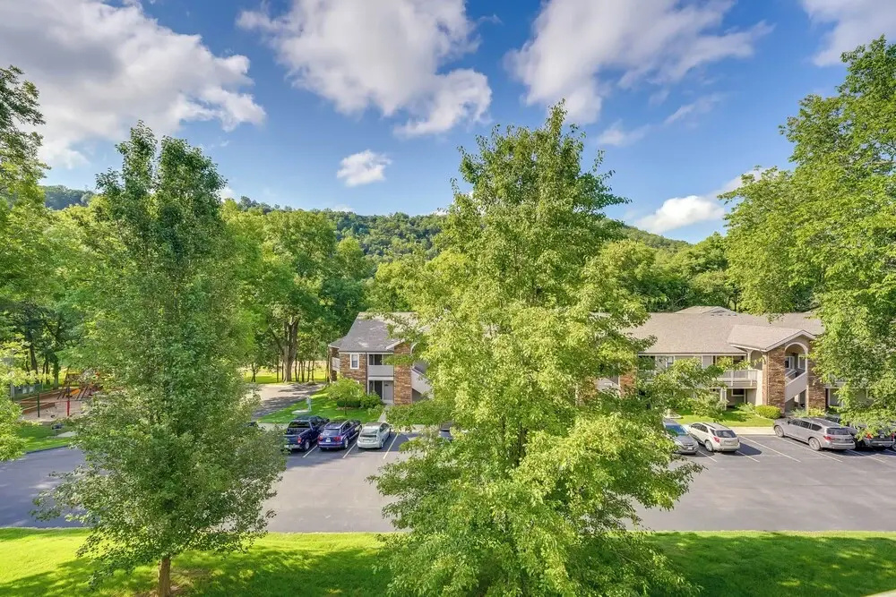 Indoor Pool Access: Golf Getaway Near 76 Strip!