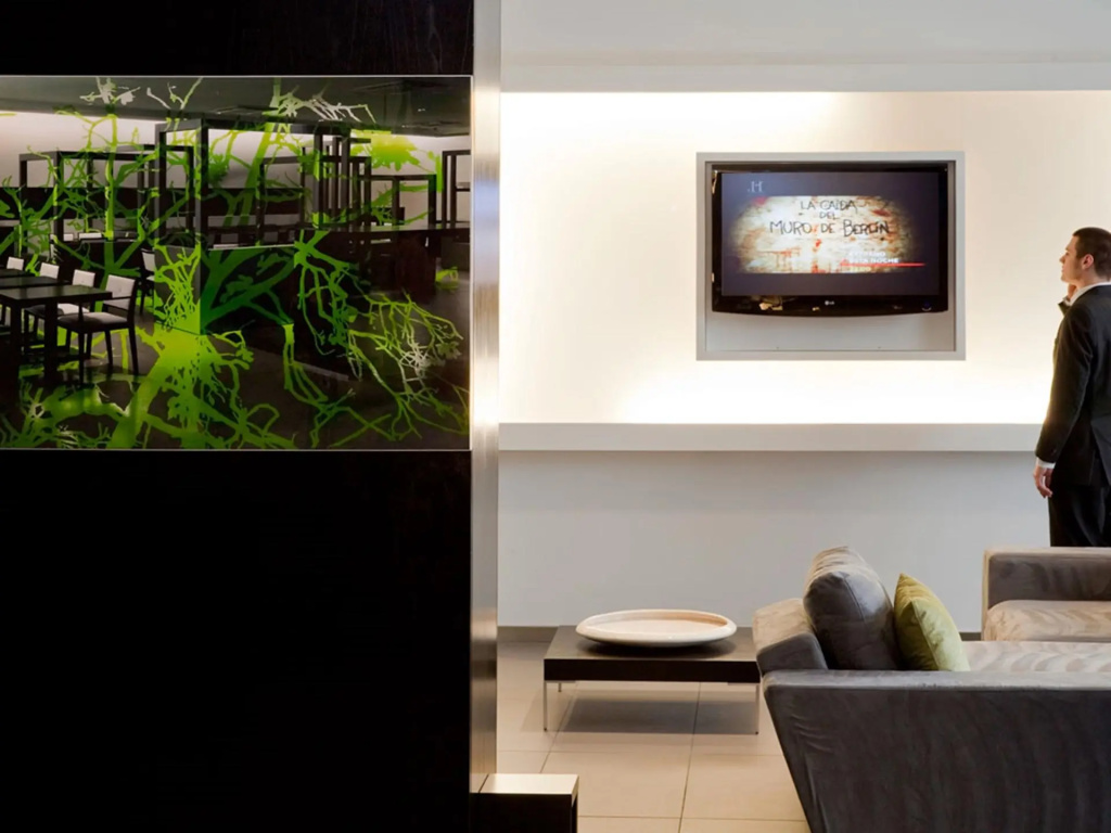 Lobby & Reception