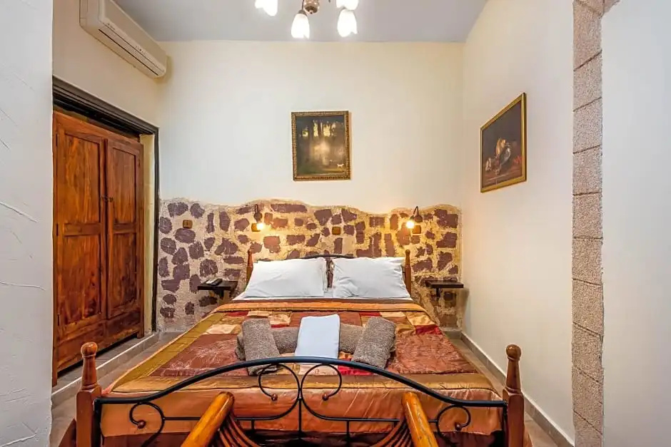Economy room